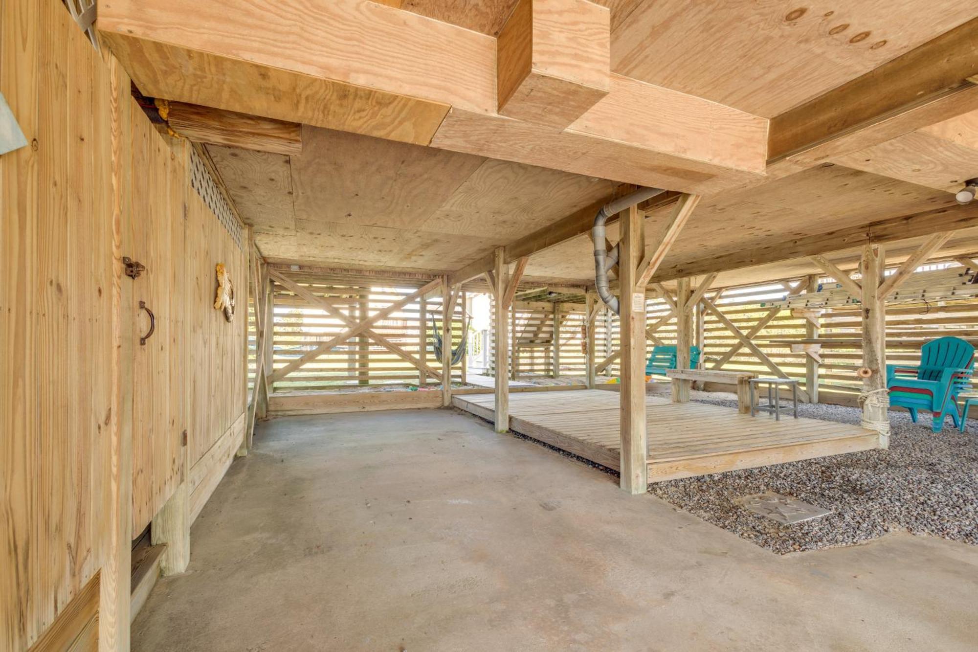 Coastal Home With Deck And Outdoor Shower Kill Devil Hills Exterior photo